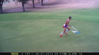 Illustration for article titled This Half-Naked Alamo Golf Club Flag Thief Is Liberty Personified